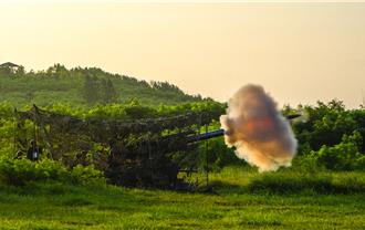 一早就砲聲隆隆  澎防部鎮疆操演實彈射擊