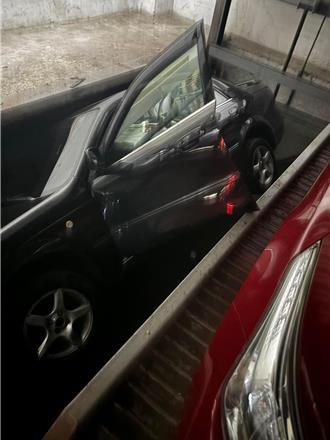 停車驚魂記！剛停妥機械車位被按下降 女車主：生死一瞬間