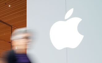 軟硬兼施拚AI，要把安卓粉變果粉 轉守為攻？蘋果財務長明年換將