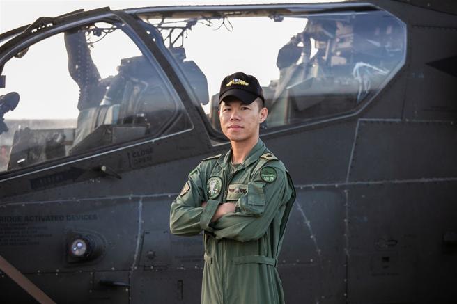 飞行官翁少校。（记者林睿奕摄）