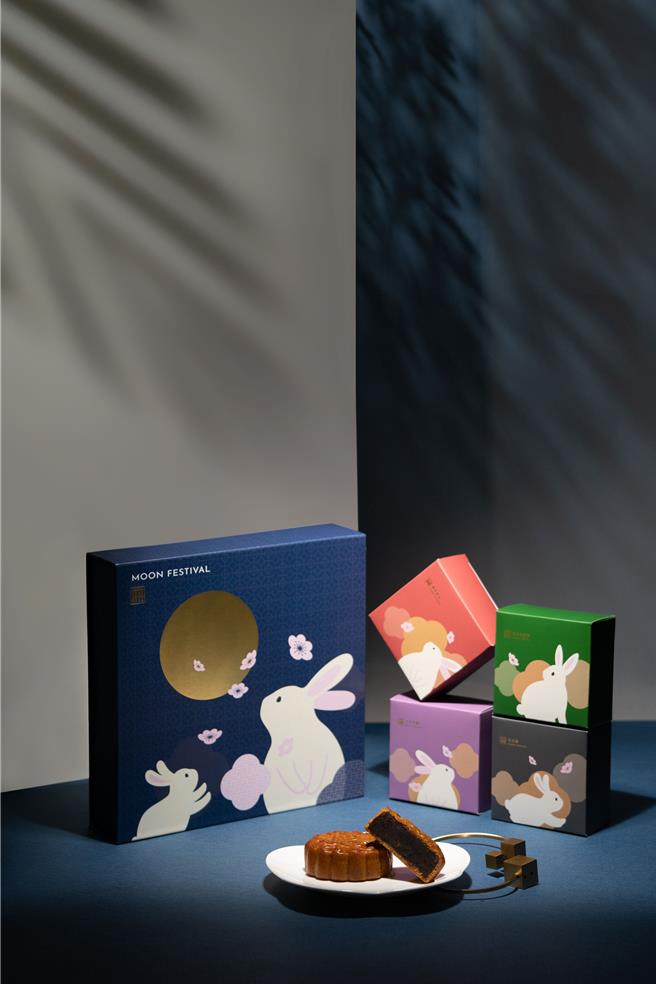 國賓月餅深受市場喜愛，年年熱賣數萬盒，國賓大飯店花月珍饈4入月餅禮盒。（國賓大飯店提供／吳娮翎台北傳真）