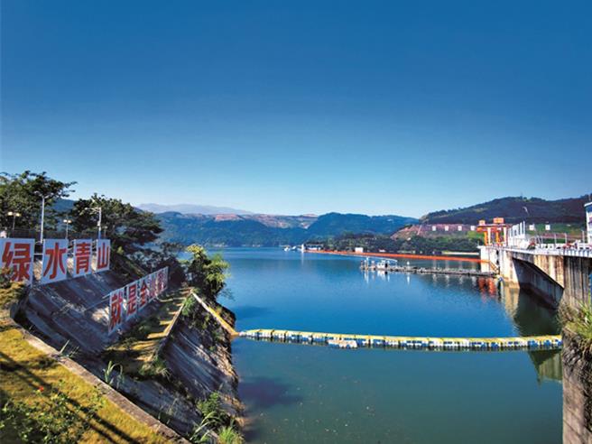 泰国暴雨洪灾22死19伤陆驻泰使馆澄清澜沧江上游景洪水电厂未泄洪。图为华能景洪电厂库区。（新华社资料照）