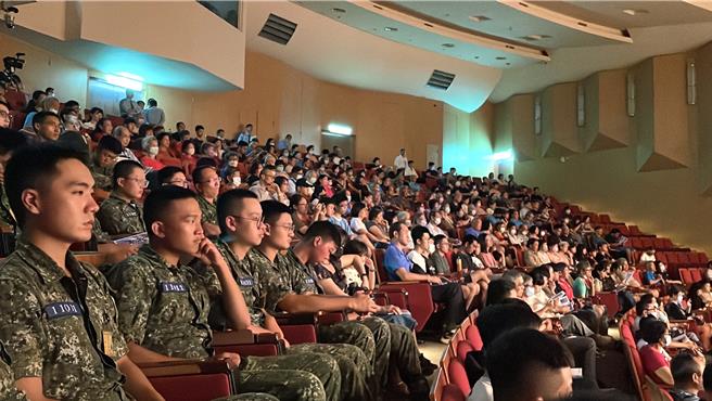 《2024凌云御风音乐会》金门场吸引500多位喜爱音乐、热爱空军的粉丝到场观赏。(图／民眾提供)