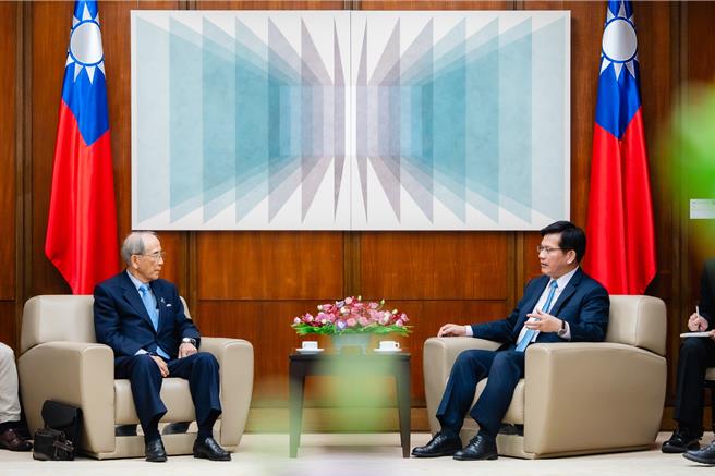 外交部长林佳龙昨会见日本台湾交流协会会长大桥光夫。（取自林佳龙脸书）