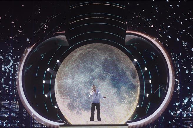 郭富城演唱会舞台造型华丽让人心神向往。（小美工作室提供）