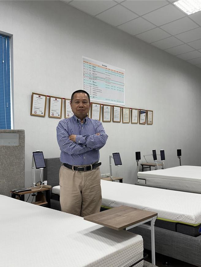 裕慶-KY董事長廖昭宜透露，公司除生產商用展示架，也生產電動床機構件。圖／劉朱松