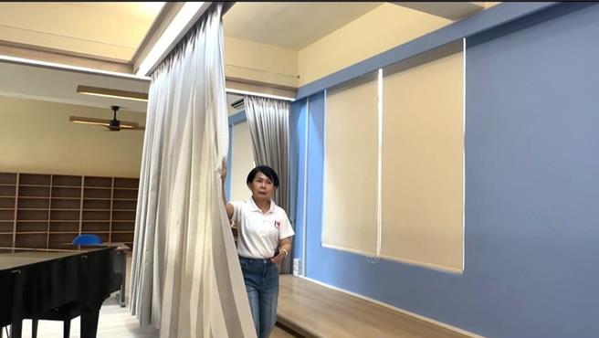 台東市豐榮國小將老舊的音樂教室改造為多元學習空間「藝次元」，可上各類藝文課程、更成為小型展演空間。（蔡旻妤攝）