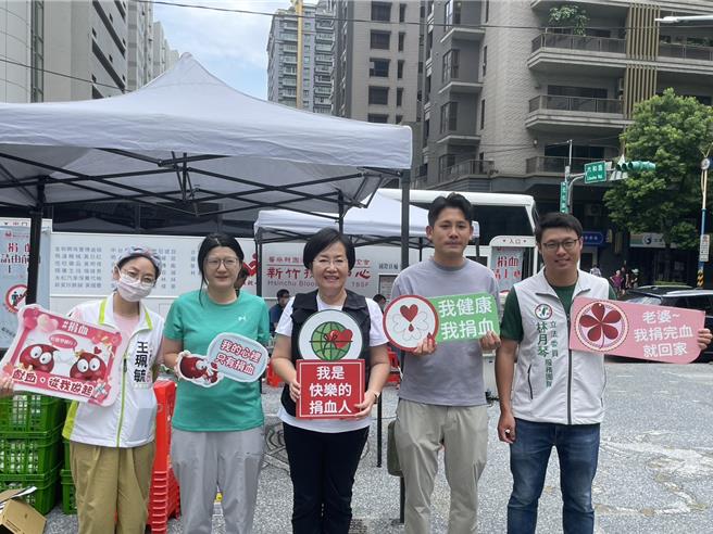 民进党桃园市党部今天在中坜举办捐血活动，对于郑文灿涉贪案发表看法。