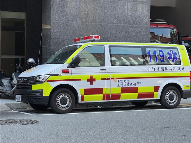 议员林彦甫指出，空跑造成消防人力、救护资源浪费，要求派遣救护车确认救护资讯。（王惠慧摄）