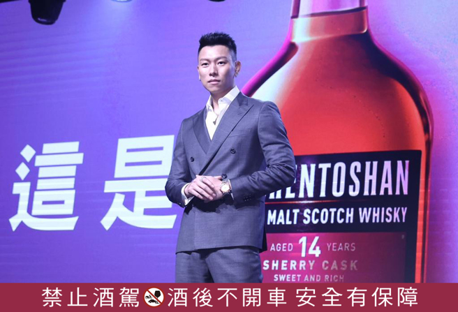 瘦子E.SO的女儿8月初才刚出生，昨日他接下欧肯威士忌代言人，抢两个女儿的奶粉钱。（陈俊吉摄）