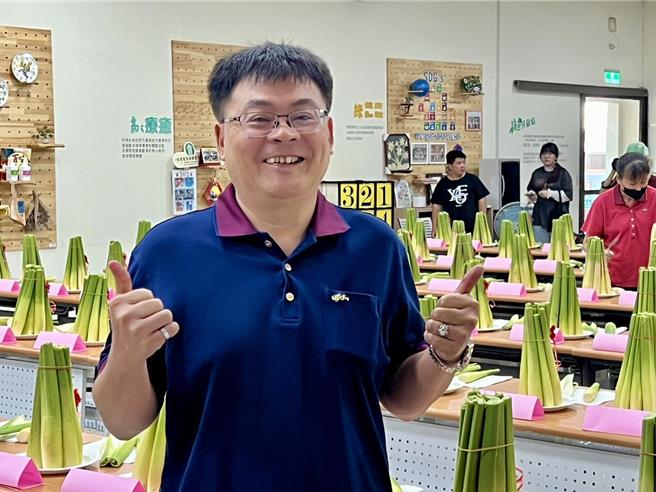 埔里镇农会总干事江林瑶说，今年茭白笋质量均优，藉评鑑让农友良性竞争，也推广茭白笋。（杨静茹摄）