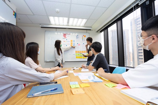 永慶房產集團釋出眾多資通訊與數位職缺，持續擴大團隊規模。(圖/永慶房產集團提供)