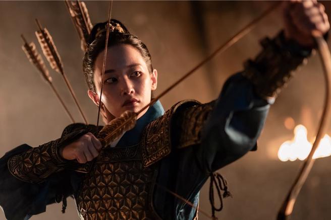 全钟瑞饰演的王后将为生存展开绝地反击。（Hami Video提供）