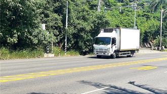 台9線測速相機遭樹遮蔽 民眾笑稱「森林相機」