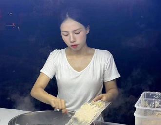 辞掉董事长秘书 转换跑道！陆OL「夜市摆摊」收入倍增