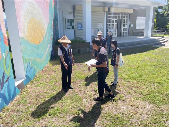 花蓮縣富里鄉公所為促進鄉民健康、提升體能，今年將在東里村辦公處跟明里村辦公處旁，新設多項健身運動器材，同時也增設孩童海馬搖座，預計10月中完工。（富里鄉公所提供／羅亦晽花蓮傳真）