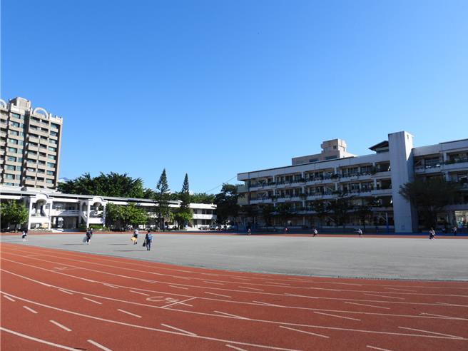 明天是全国中小学开学日，花莲县受少子化影响，今年国小1年级新生人数跌破2000人，仅1948人，且有1所学校0新生、4所国小仅1人，还有1所国小总人数只剩7人；图为国小示意图。（罗亦晽摄）