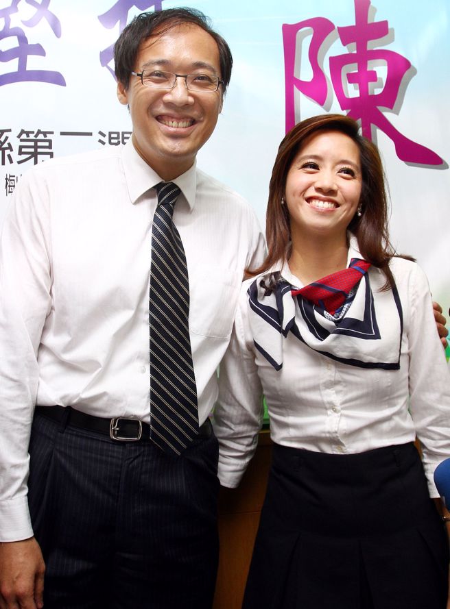 陈以真和杨伟中原本是鹣鲽情深的夫妻。（图／中时资料照）