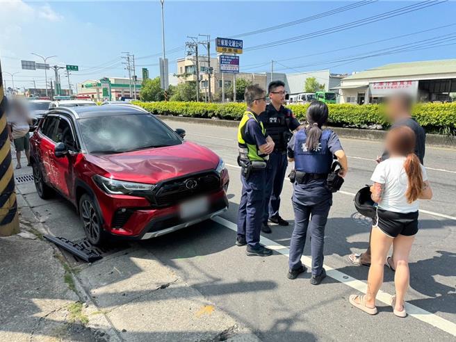 高雄市路竹区中山路29日上午发生因为按喇叭导致的衝突，警方获报到场处理。（警方提供／林瑞益高雄传真）