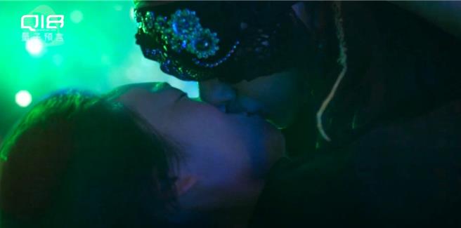 高慧君獻出第一次女女吻，和趙逸嵐有特殊吻戲。（金禾創意提供）