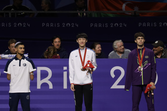 巴黎帕運》蕭翔文摘銅 成龍獻上擁抱問「是台灣人嗎？」