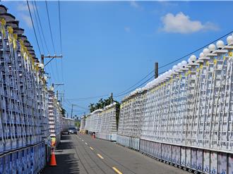 超壯觀！屏東角頭「鴨頭」靈堂11層米塔連綿200米   如「南州黑部立山」