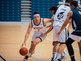 籃球》緯來VCool挑戰街頭霸王 陳信安掛帥體驗街球魅力