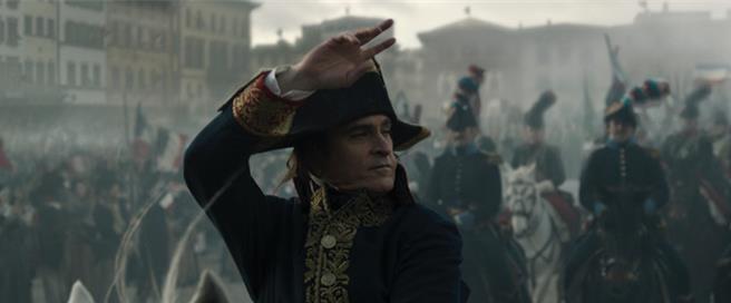 《拿破崙》推出導演版，釋出長達48分鐘從未曝光的全新畫面。（Apple TV＋ 提供）