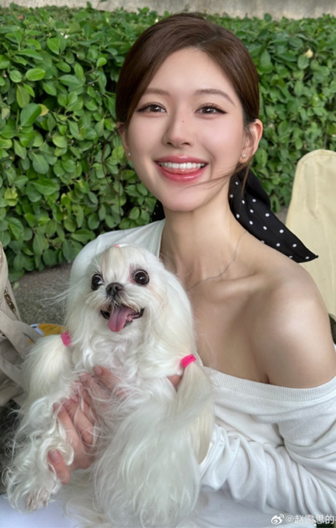 赵露思为戏减重，瘦成皮包骨。（图／翻摄自微博）