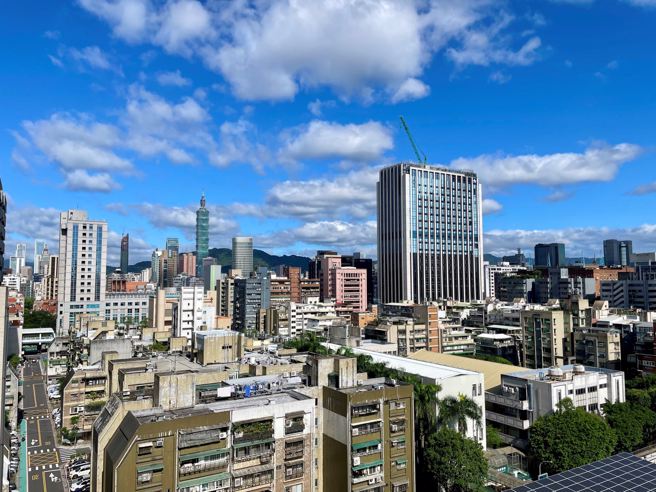 当人头「借名登记」风险高，永庆房屋提醒，小心赔了信用连房子都保不住。图/永庆房屋提供