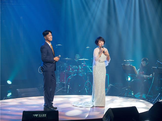 林淑容（右）与林俊逸携手举办高流演唱会。（媒体栈提供）