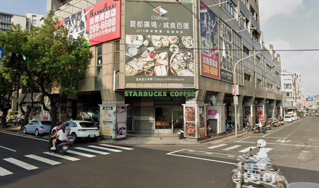 开业17年的星巴克台南府荣门市即将结束营业，最后营业日就在8月31日。（图／翻摄自Google地图）