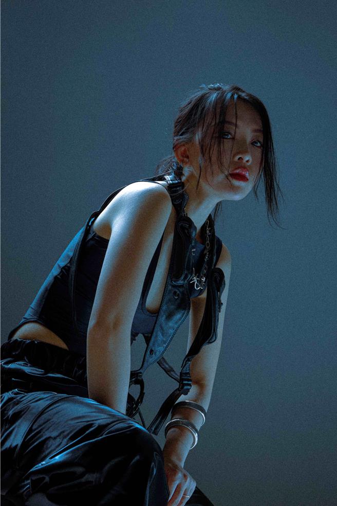 刘宣怡推出新单曲〈scared to lose me〉。（华纳音乐提供）