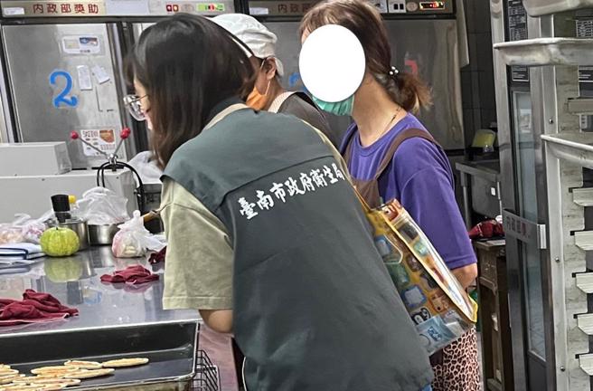 台南抽验中秋节送礼商品，「6件」不符规定厂商名单曝。（台南市卫生局提供）