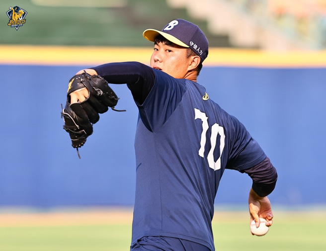 中信兄弟徐基麟30日随一军作客新庄，有机会在下周重回先发轮值。（中信兄弟提供）