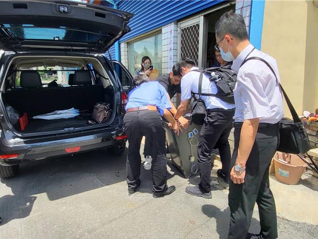 彰化地檢署日前偵辦彰雲綠能弊案，大動作動員214人、同步搜索48處。（彰檢提供／葉靜美彰化傳真）