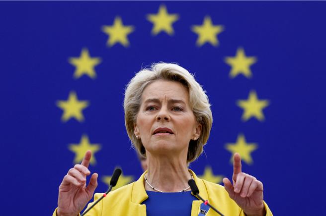 范德赖恩30日在布拉格举行的「全球战略论坛」（GLOBSEC）上，广泛谈到加强欧盟国防能力的迫切需要。（路透社）