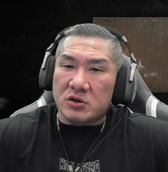  「馆长」陈之汉30日开直播表示，警政署等单位打来要他不要前去，况且衝北检也要有理由，他还在等事情更明朗化。(摘自馆长直播)
