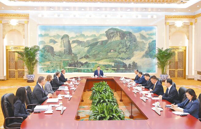 中國國家主席習近平29日會見美國白宮國安顧問蘇利文。習近平表明，願與美國總統拜登繼續保持溝通。（中新社）