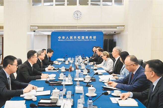 中美两国商务部将于9月7日在天津举行中美商贸工作组第二次副部长级会议。图为大陆商务部副部长王受文3月会见美中贸委会代表。（摘自大陆商务部官网）