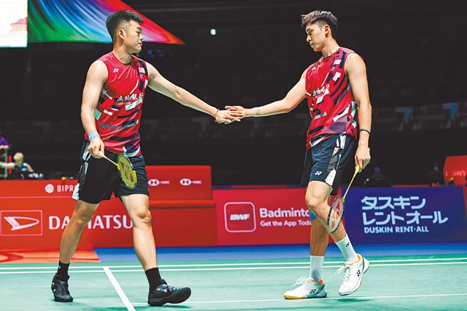 王齐麟（左）与邱相榤在香港公开赛闯入男双4强。（资料照／badminton photo提供）