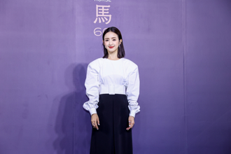 林依晨不甩「成都人」風波　悄悄現蹤台北燦笑被拍！