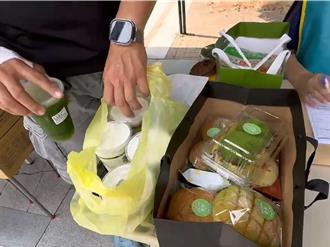 蕭美琴出席黑熊學院開訓   學員帶來香菜月餅及香菜全餐