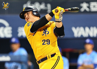 中職》陳俊秀適時安打賞悍將8月第17敗 改寫聯盟慘紀錄