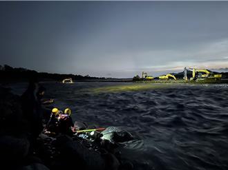 高屏暴雨六怪手司機暴雨受困沙洲　警消出動救援全員平安脫困