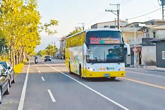 造福宜蘭通勤學生 722專車上路了