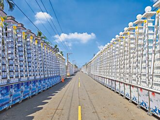 屏東角頭公祭 米塔山綿延200公尺