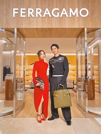 柯佳嬿一身红 刘以豪惊艳