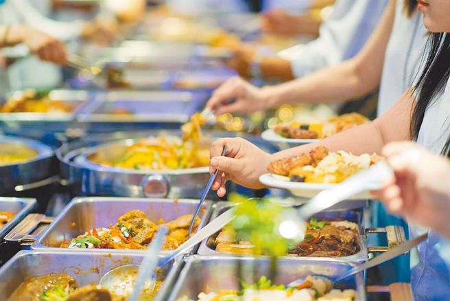 便当价格水涨船高，让民眾大喊吃不消。（图：shutterstock／达志）