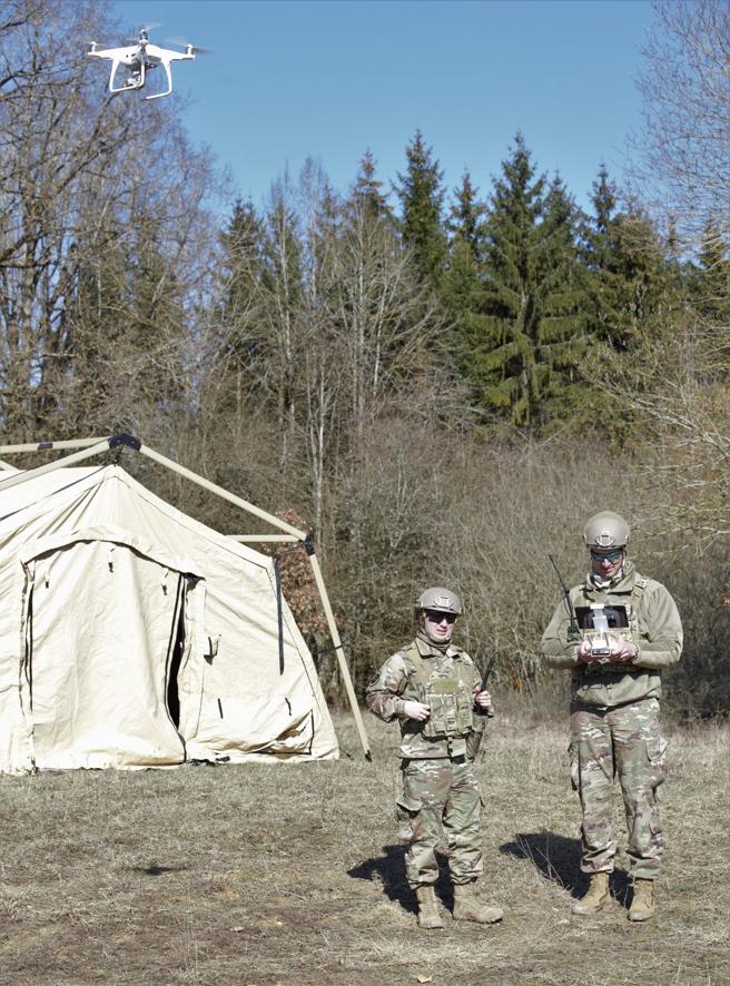 德國軍事基地近期發生多起可疑無人機事件。圖為在德國進行無人機訓練的美軍。
（取自DVIDS網站）